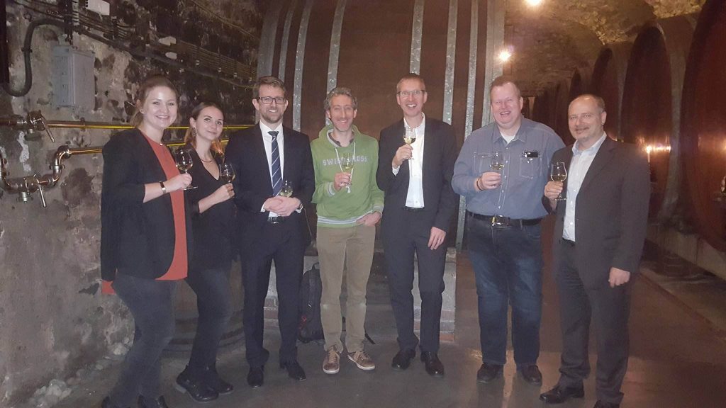 Sophos, bitbone AG und Kunden bei der Weinprobe im Hofkeller der Residenz Würzburg 